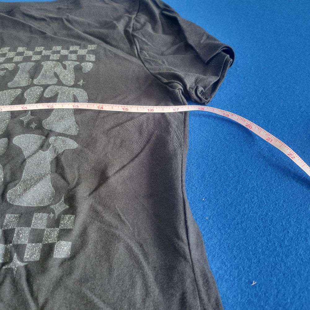 Gildan Black Short Sleeve Tee "Milfin' Ain't Easy" / Size Small - Picture 6 of 8